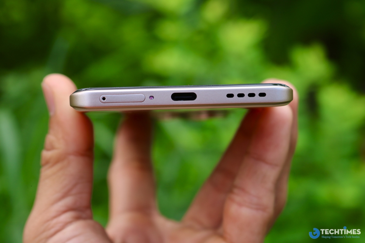 Đánh giá chi tiết Realme 15 Pro 5G: Bước tiến vượt bậc trong phân khúc tầm trung năm 2025 TechTimes Vietnam Realme 15 Pro 5G nổi bật với thiết kế tinh tế, lấy cảm hứng từ các mẫu flagship cao cấp, mang đến vẻ ngoài premium dù nằm trong phân khúc giá dưới 10 triệu đồng.