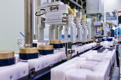 Kolmar Korea duoc chon tham gia sang kien quotAI Factoryquot TechTimes Vietnam Kolmar Korea được chọn tham gia sáng kiến "AI Factory" do Chính phủ Hàn Quốc dẫn đầu - Thúc đẩy đổi mới trong sản xuất ngành K-Beauty