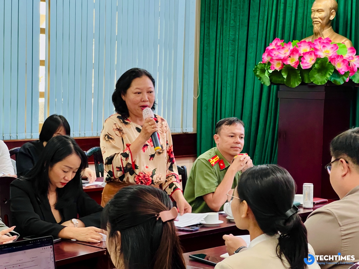 Bà Phạm Đắc Mỵ Trân – Quyền Trưởng phòng Thông tin điện tử (Sở Văn hóa - Thể thao TP.HCM) chia sẻ tại sự kiện.