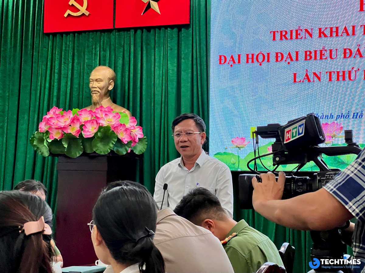 Ông Nguyễn Ngọc Hồi, Phó giám đốc Sở Văn hóa - Thể thao TP.HCM, phát biểu về việc khuyến khích doanh nghiệp sáng tạo hình thức tương tác và lan tỏa thông tin đại hội trên nền tảng số.