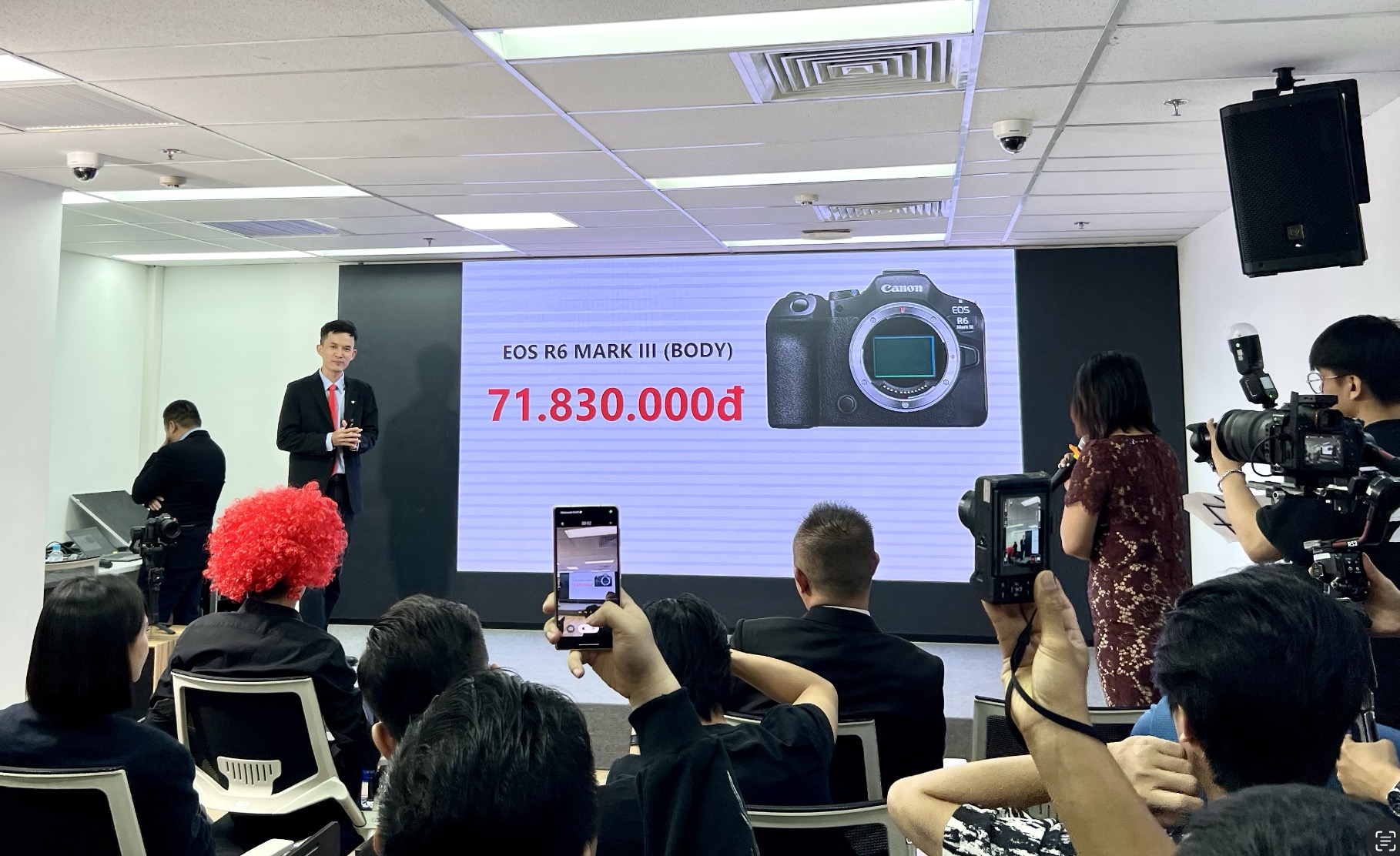 Canon giới thiệu EOS R6 Mark III và ống kính RF 45mm f/1.2 STM – nâng tầm nhiếp ảnh và quay phim
