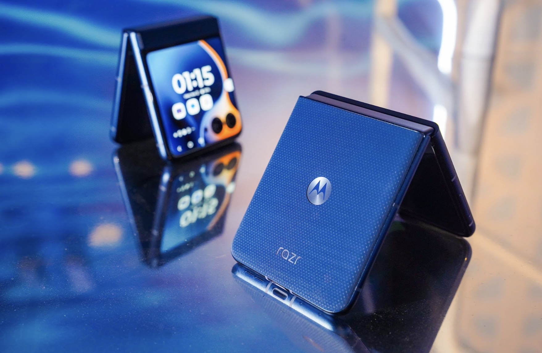 Loạt sản phẩm 2025 thể hiện chiến lược phát triển đa tầng của Motorola, đáp ứng nhu cầu từ người dùng cao cấp đến đại chúng. Điểm chung của cả năm thiết bị là ngôn ngữ thiết kế tinh giản, chú trọng tính cá nhân hóa và ứng dụng vật liệu thân thiện với môi trường, đồng thời tích hợp nhiều công nghệ hiển thị và chụp ảnh mới.
