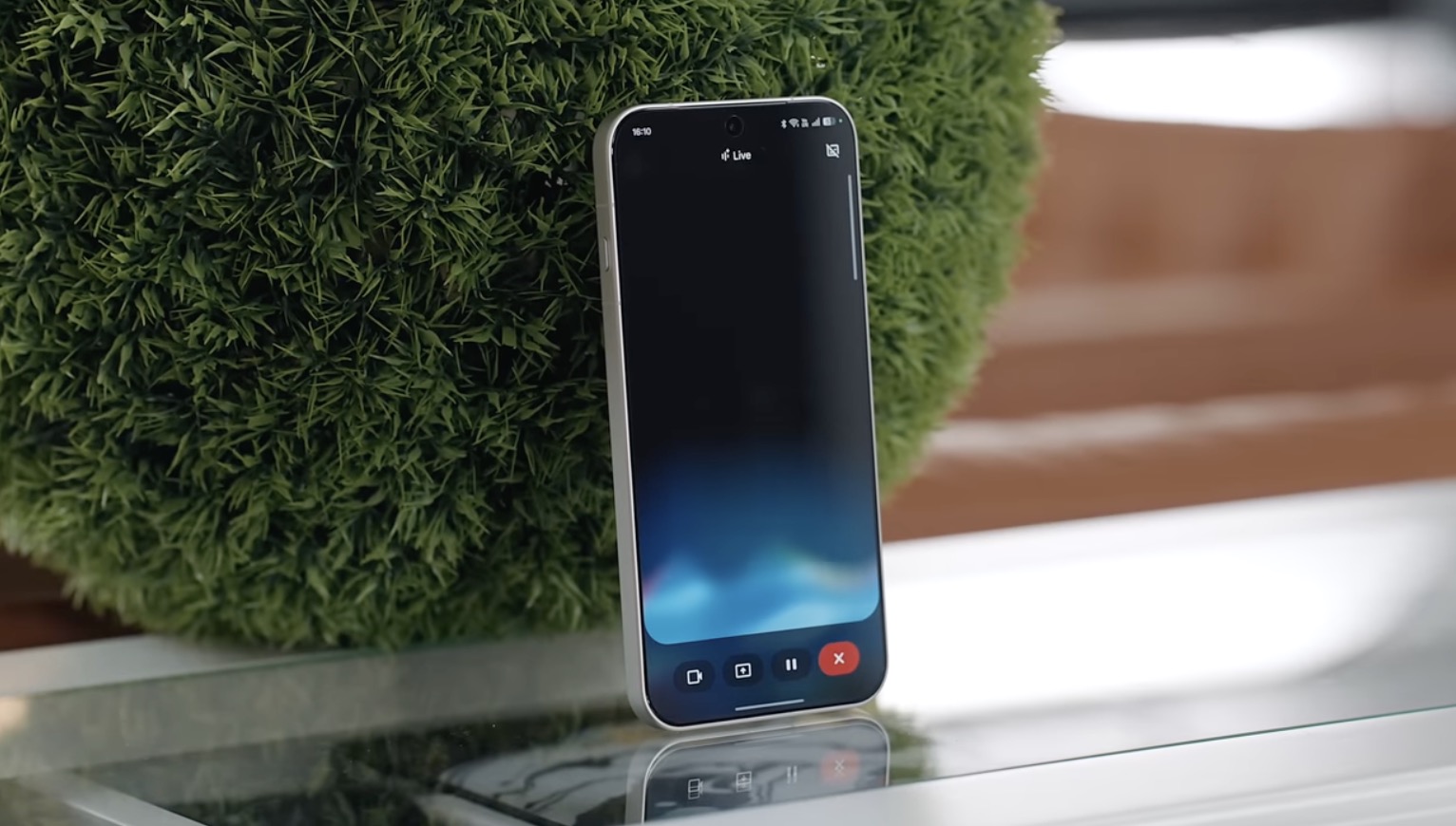 Gemini Live cũng giúp bạn tìm kiếm thông tin nhanh chóng bằng giọng nói như đang trò chuyện với một trợ lý thực thụ.