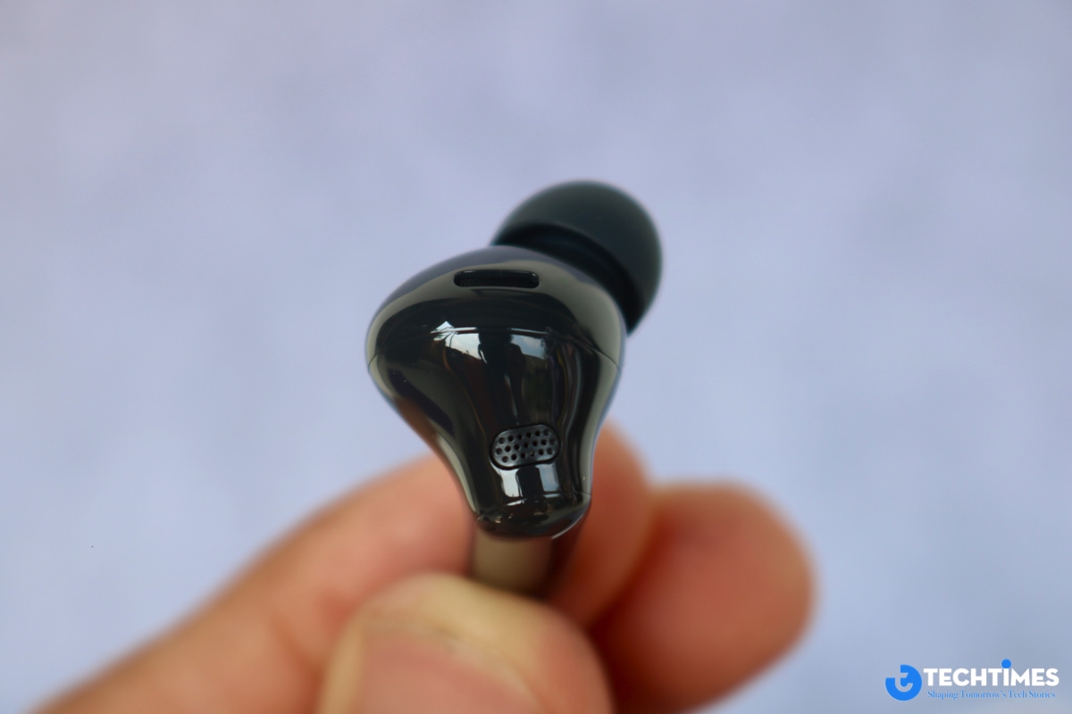 HUAWEI FreeBuds 7i: 'Tân binh' dưới 2 triệu đang định nghĩa lại luật chơi tai nghe TWS tại Việt Nam TechTimes Vietnam Người dùng có thể tăng giảm âm lượng, qua bài, tạm ngưng nhạc... thông qua cử chỉ chạm và vuốt ngay trên tai nghe cực kỳ hữu ích.