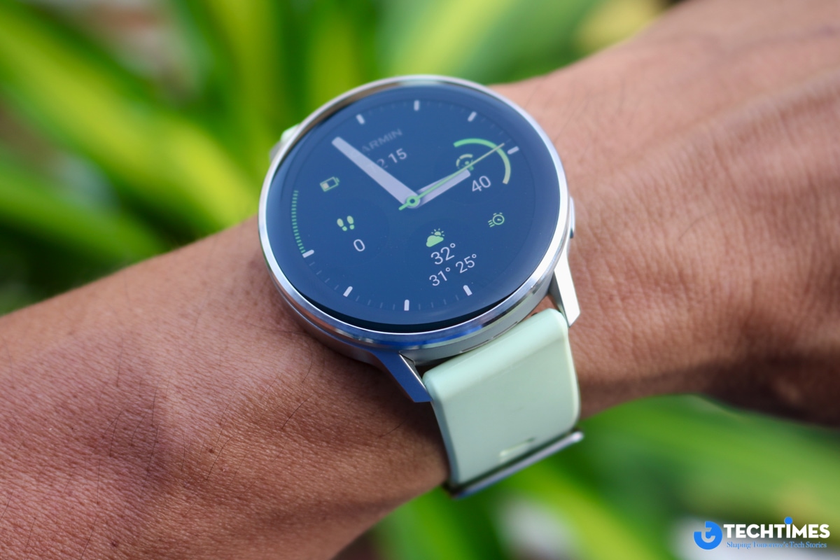 Đánh giá Garmin Venu 4: Smartwatch hoàn hảo với vai trò huấn luyện viên cá nhân cho lối sống lành mạnh TechTimes Vietnam So với thế hệ tiền nhiệm, Garmin Venu 4 mang dáng dấp của một chiếc smartwatch “đời sống” rõ rệt hơn. Thiết kế tổng thể được tinh chỉnh theo hướng hiện đại, tinh giản nhưng vẫn giữ nét khỏe khoắn đặc trưng của Garmin.