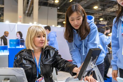 Kolmar Korea giành Giải thưởng đổi mới sáng tạo tốt nhất tại CES 2026 ở hạng mục Công nghệ làm đẹp, một cột mốc toàn cầu đầu tiên của ngành mỹ phẩm TechTimes Vietnam 1768151163 177 Kolmar Korea gianh Giai thuong doi moi sang tao tot TechTimes Vietnam Kolmar Korea giành Giải thưởng đổi mới sáng tạo tốt nhất tại CES 2026 ở hạng mục Công nghệ làm đẹp, một cột mốc toàn cầu đầu tiên của ngành mỹ phẩm