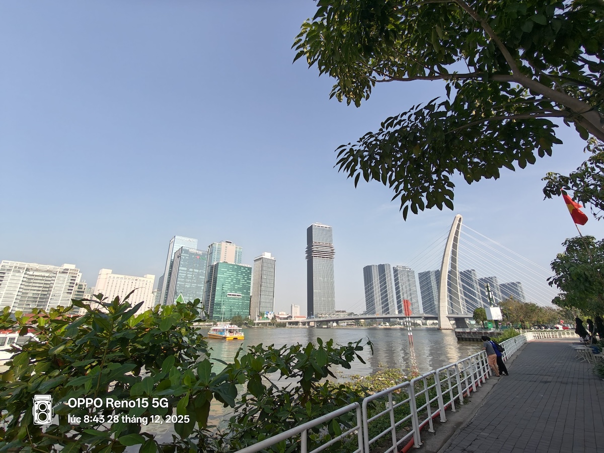 Đánh giá OPPO Reno15 Series: Chuyên gia chân dung AI với camera tiệm cận flagship, thiết kế thời trang và trải nghiệm bền bỉ TechTimes Vietnam IMG20251228084305 TechTimes Vietnam Đánh giá OPPO Reno15 Series: Chuyên gia chân dung AI với camera tiệm cận flagship, thiết kế thời trang và trải nghiệm bền bỉ