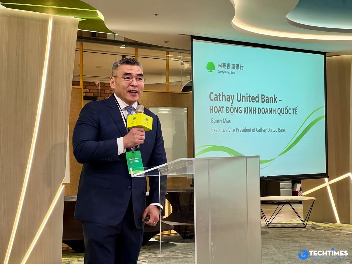 ông Benny Miao, CFA – Phó Tổng Giám đốc Điều hành, phụ trách Ngân hàng Quốc tế (Executive Vice President, Head of International Banking) 