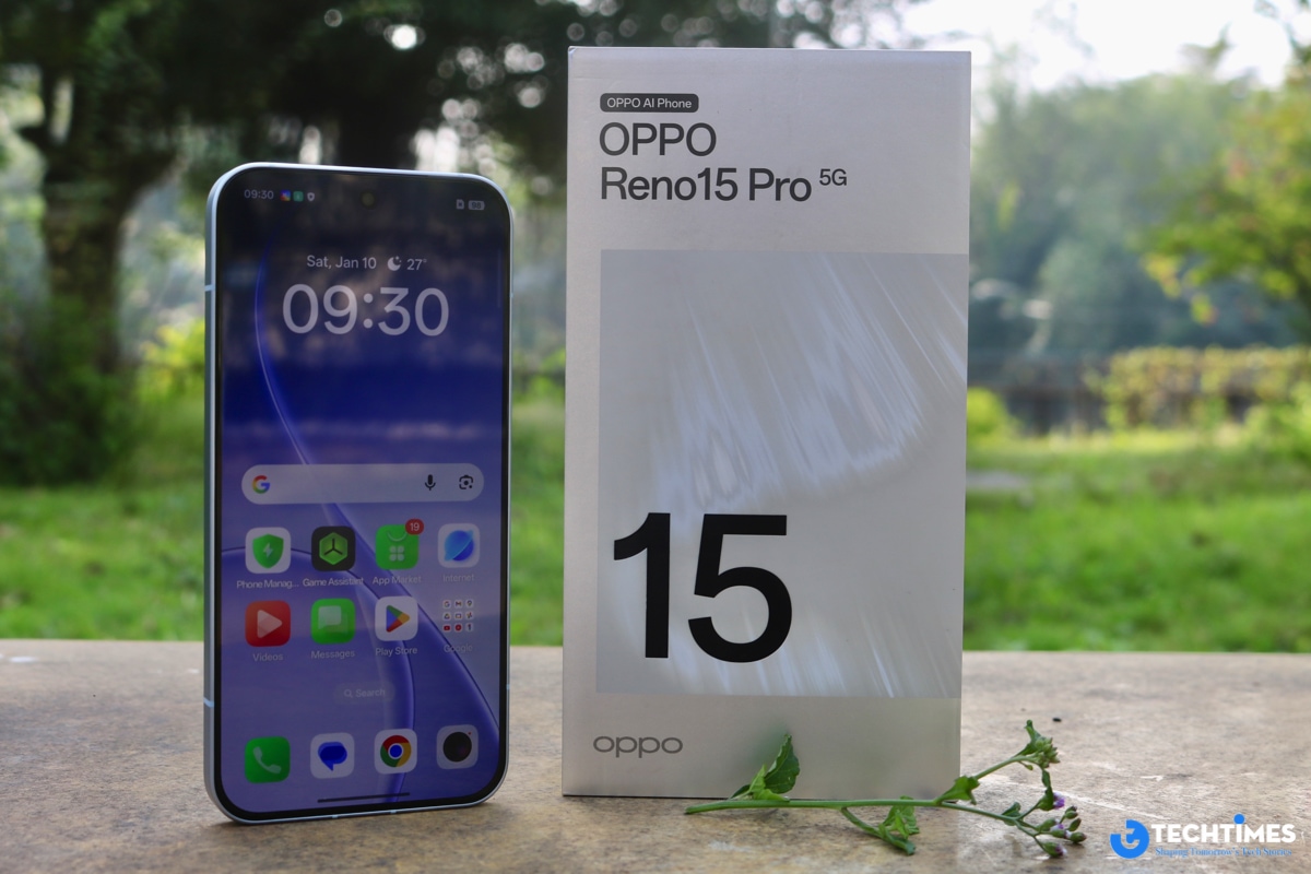 Đánh giá OPPO Reno15 Series: Chuyên gia chân dung AI với camera tiệm cận flagship, thiết kế thời trang và trải nghiệm bền bỉ TechTimes Vietnam Trong khi đó, Reno15 Pro 5G được trau chuốt theo hướng cao cấp hơn: khung viền hoàn thiện tinh xảo, mặt lưng có chiều sâu thị giác rõ rệt hơn và tổng thể thiết kế toát lên vẻ chững chạc, sang trọng. Sự khác biệt này không chỉ nằm ở cảm giác thị giác, mà còn thể hiện định vị sản phẩm: Reno15 5G là lựa chọn cân bằng cho số đông, còn Reno15 Pro 5G hướng đến nhóm người dùng muốn một thiết bị vừa đẹp, vừa mang dáng dấp của phân khúc cao hơn.