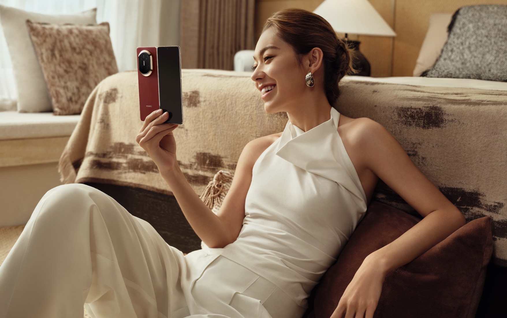 Huawei chính thức trở lại thị trường smartphone Việt Nam với HUAWEI Mate X7, giá 55 triệu đồng TechTimes Vietnam Huawei chính thức trở lại thị trường smartphone Việt Nam với HUAWEI Mate X7, giá 55 triệu đồng