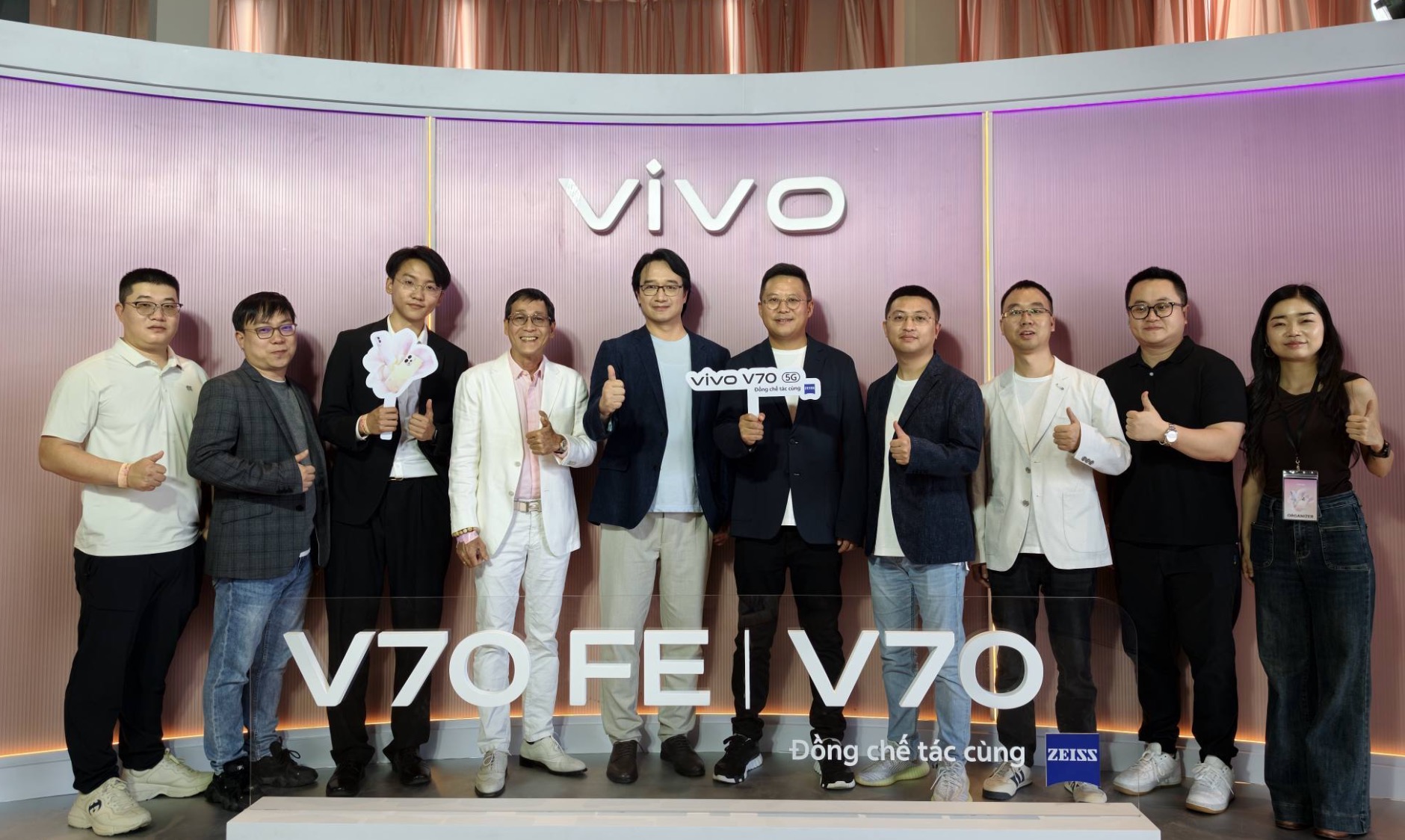 vivo V70 và V70 FE ra mắt tại Việt Nam: Định nghĩa lại smartphone nhiếp ảnh với AI và thiết kế thời thượng