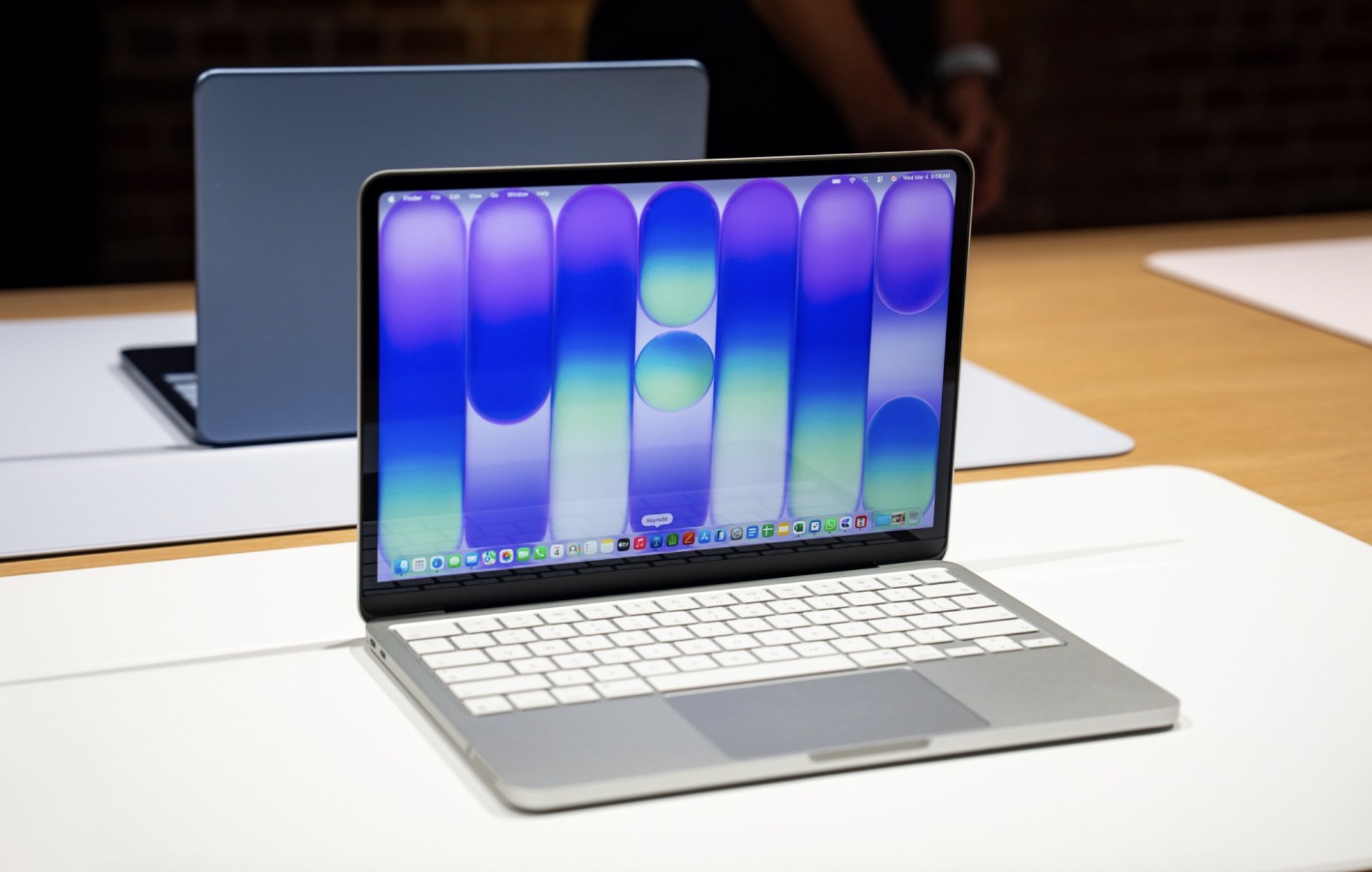 MacBook Neo vs MacBook Air đời cũ: Nên mua hay chọn thế nào để có hiệu năng và hiệu quả tốt hơn?