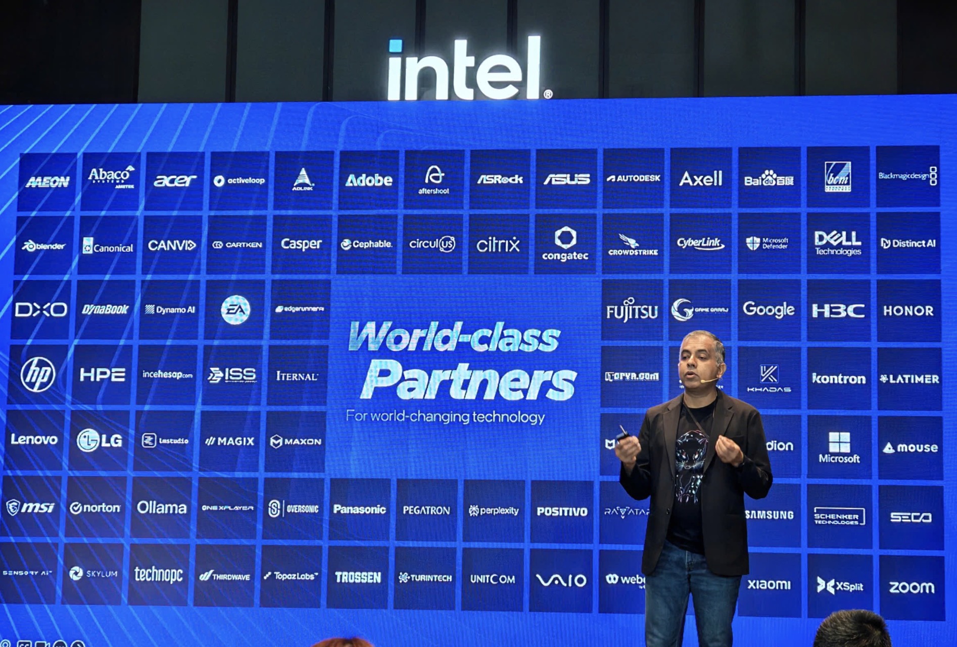 Laptop dùng Intel Core Ultra Series 3 "Panther Lake" chính thức xuất hiện tại Việt Nam