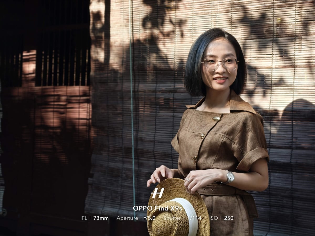 Đánh giá OPPO Find X9s: Khi smartphone nhỏ gọn mang tham vọng thay thế máy ảnh chuyên nghiệp TechTimes Vietnam Theo OPPO, camera telephoto của máy sử dụng cảm biến 50MP với tiêu cự tương đương 73mm, khẩu độ f/2.6 và zoom quang học 3x. Thông số 3x nghe qua có thể không quá nổi bật trong thời đại smartphone quảng bá zoom 10x hoặc 100x. Nhưng thực tế trải nghiệm lại hoàn toàn khác. Điểm mạnh của Find X9s nằm ở chất lượng zoom chứ không phải mức zoom marketing.