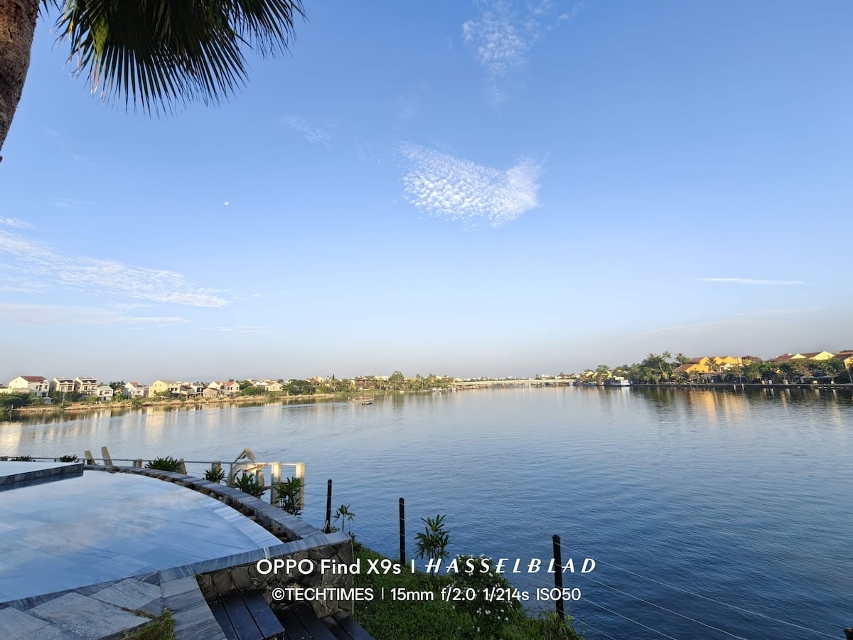 Đánh giá OPPO Find X9s: Khi smartphone nhỏ gọn mang tham vọng thay thế máy ảnh chuyên nghiệp TechTimes Vietnam Một trong những vấn đề phổ biến trên smartphone hiện nay là camera ultra-wide thường chỉ mang tính bổ sung. Chất lượng ảnh thường thấp hơn đáng kể so với camera chính.