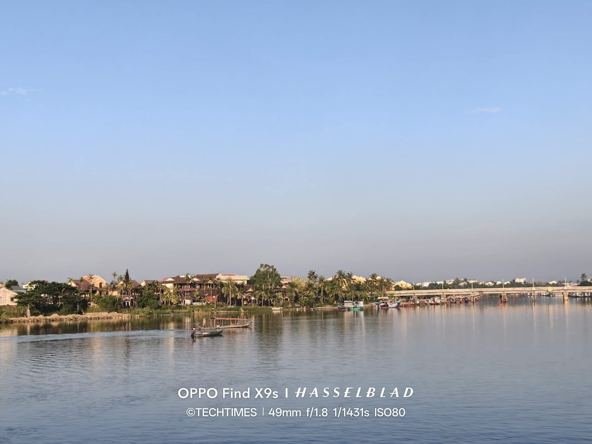 Đánh giá OPPO Find X9s: Khi smartphone nhỏ gọn mang tham vọng thay thế máy ảnh chuyên nghiệp TechTimes Vietnam Một trong những vấn đề phổ biến trên smartphone hiện nay là camera ultra-wide thường chỉ mang tính bổ sung. Chất lượng ảnh thường thấp hơn đáng kể so với camera chính.