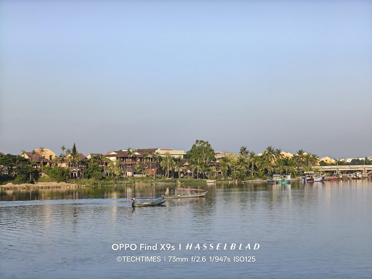 Đánh giá OPPO Find X9s: Khi smartphone nhỏ gọn mang tham vọng thay thế máy ảnh chuyên nghiệp TechTimes Vietnam Một trong những vấn đề phổ biến trên smartphone hiện nay là camera ultra-wide thường chỉ mang tính bổ sung. Chất lượng ảnh thường thấp hơn đáng kể so với camera chính.