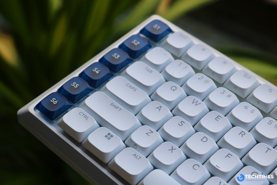 Corsair VANGUARD AIR 99 Wireless: Bàn phím gaming cao cấp cho cả chơi game lẫn sáng tạo nội dung