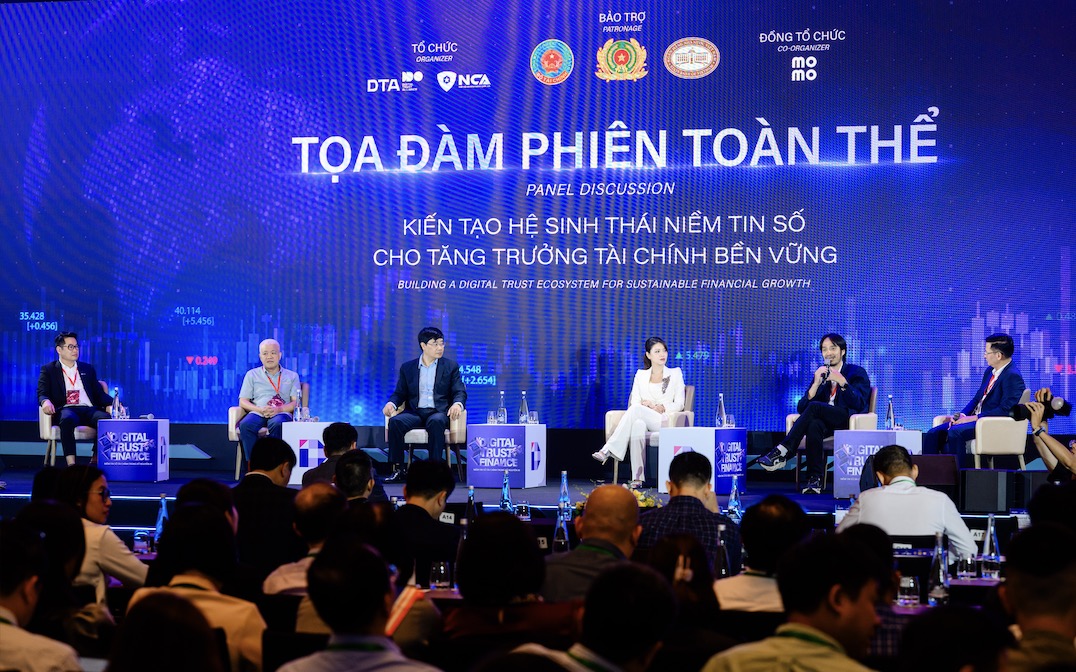 MoMo: Trí tuệ nhân tạo AI không chỉ chặn giao dịch lừa đảo mà còn giúp người dùng “dừng lại đúng lúc” TechTimes Vietnam MoMo: Trí tuệ nhân tạo AI không chỉ chặn giao dịch lừa đảo mà còn giúp người dùng “dừng lại đúng lúc”