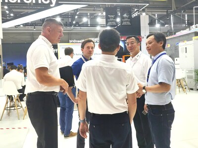 1782336948 296 Risen Energy trinh dien cac doi moi toan dien cho TechTimes Vietnam Risen Energy trình diễn các đổi mới toàn diện cho mọi kịch bản ứng dụng tại Intersolar Europe 2026