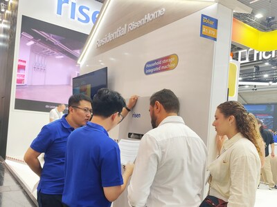 1782336948 484 Risen Energy trinh dien cac doi moi toan dien cho TechTimes Vietnam Risen Energy trình diễn các đổi mới toàn diện cho mọi kịch bản ứng dụng tại Intersolar Europe 2026
