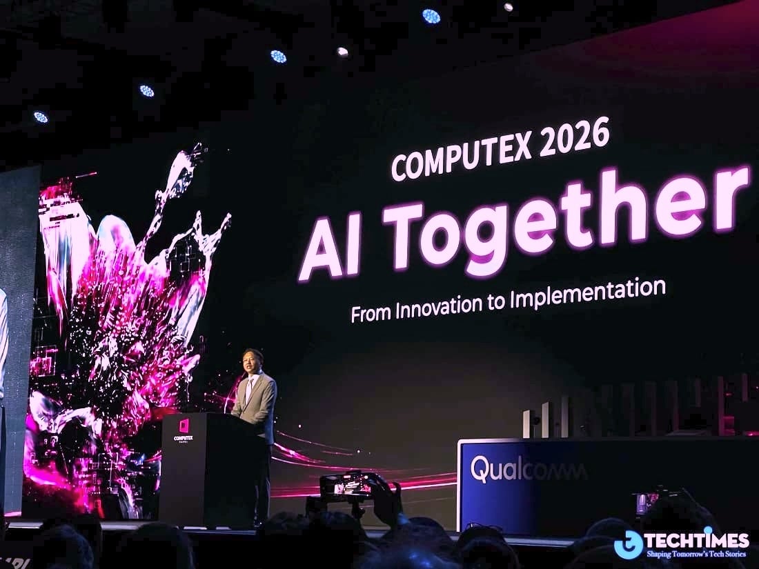 Trong khi đó, ông Jason Chen, Chủ tịch Hiệp hội Máy tính Đài Bắc (Taipei Computer Association), nhận định AI hiện không còn là cuộc cạnh tranh đơn thuần về mô hình ngôn ngữ hay sức mạnh xử lý. Thành công của các hệ thống AI trong tương lai sẽ phụ thuộc vào khả năng tích hợp toàn diện từ phần cứng, kết nối, lưu trữ dữ liệu, hiệu suất năng lượng cho tới các ứng dụng thực tế.