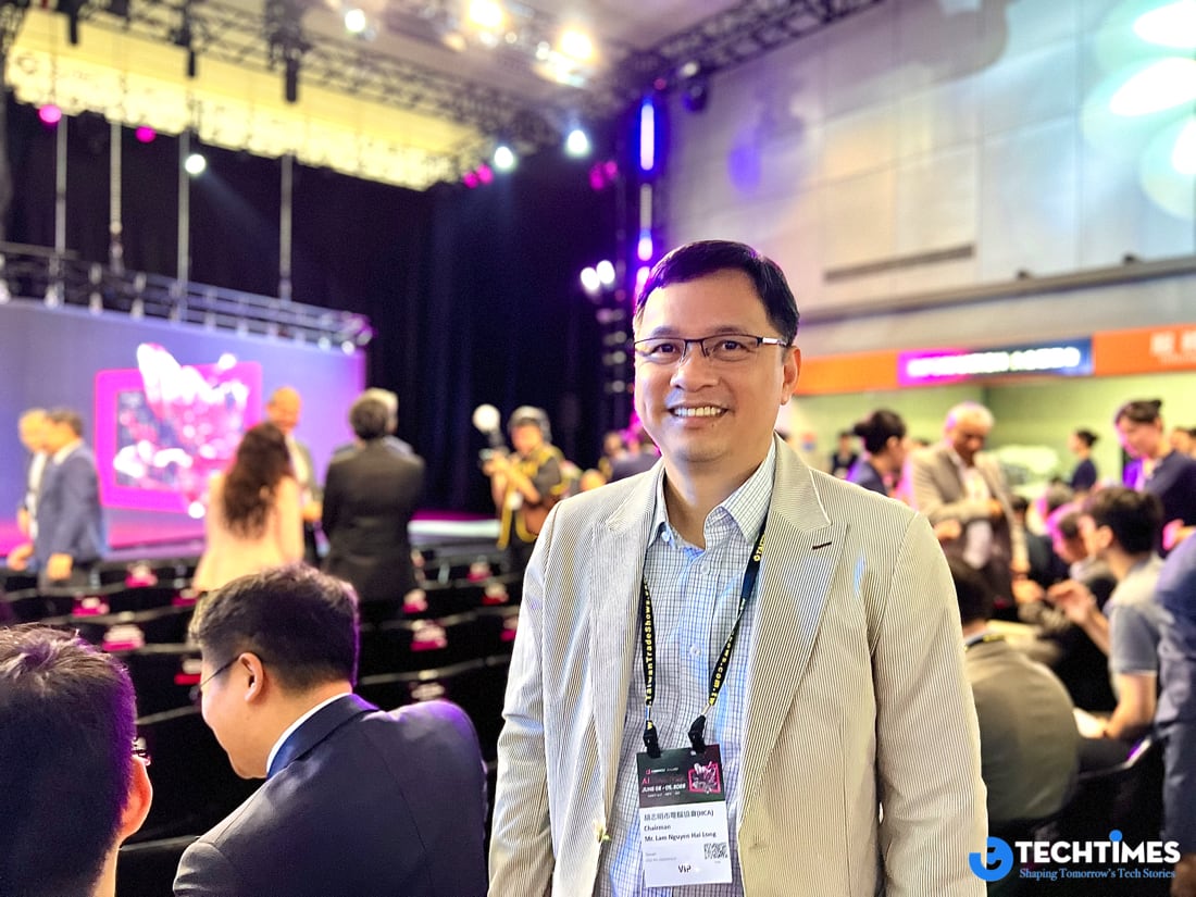 COMPUTEX 2026: Chủ tịch HCA chỉ ra lợi thế lớn nhất của Việt Nam trong cuộc đua AI là dữ liệu bản địa TechTimes Vietnam Ông Lâm Nguyễn Hải Long - Chủ tịch Hội tin học TP.HCM đang tham dự khai mạc triển lãm COMPUTEX 2026 tại Đài Bắc.