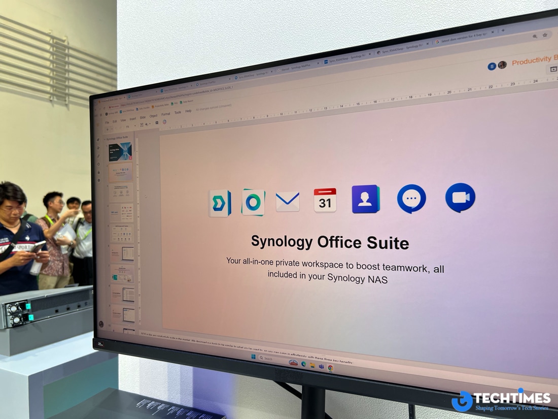 Dù AI là chủ đề bao trùm toàn bộ COMPUTEX 2026, Synology lựa chọn cách tiếp cận khác biệt. Thay vì giới thiệu các mô hình AI riêng, hãng tập trung đưa AI vào những công cụ làm việc quen thuộc.