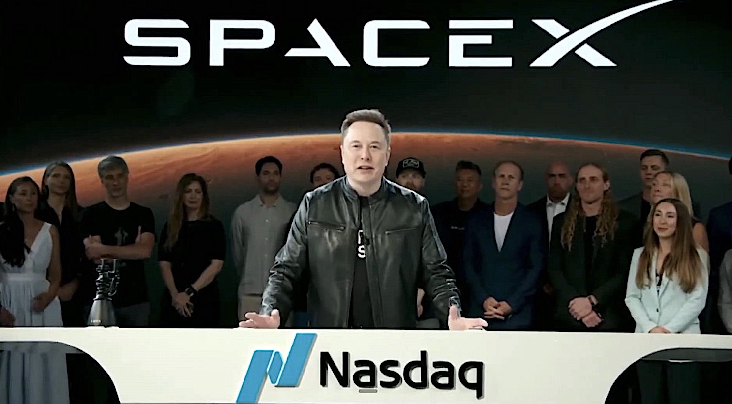 Elon Musk trở thành người đầu tiên sở hữu tài sản hơn 1.000 tỷ USD sau IPO lịch sử của SpaceX