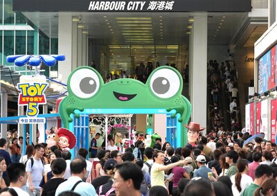 Hồng Kông ra mắt lễ hội quy mô lớn mang chủ đề Câu chuyện đồ chơi 5 "FOREVER TOYS @ Harbour City" TechTimes Vietnam 1783133381 558 Hong Kong ra mat le hoi quy mo lon mang TechTimes Vietnam Hồng Kông ra mắt lễ hội quy mô lớn mang chủ đề Câu chuyện đồ chơi 5 "FOREVER TOYS @ Harbour City"