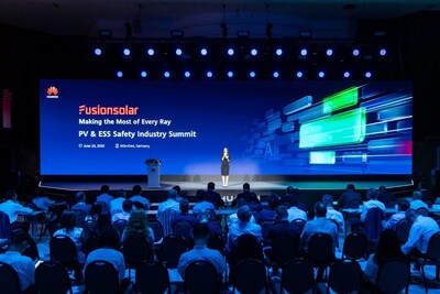 Hoi nghi nganh cong nghiep an toan PV amp ESS TechTimes Vietnam Hội nghị ngành công nghiệp an toàn PV & ESS năm 2026: Xây dựng lộ trình mới cho phát triển an toàn và tin cậy