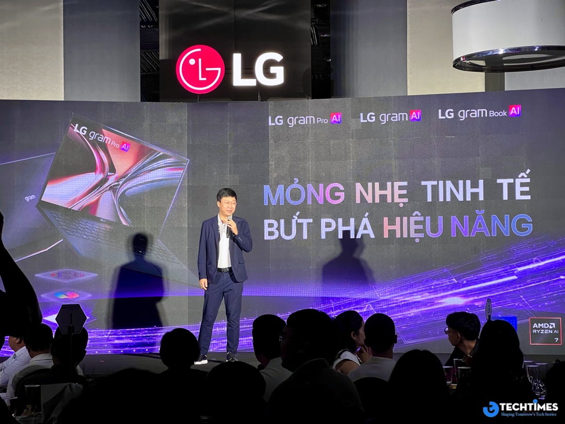 LG ra mắt dòng laptop LG gram AI 2026 tại Việt Nam, mỏng nhẹ hơn và tích hợp AI toàn diện TechTimes Vietnam Theo ông Lee Woo Ho, Giám đốc Ngành hàng Giải pháp Điện tử Giải trí và Tin học của LG Electronics Việt Nam, dòng LG gram AI 2026 đánh dấu bước tiến mới trong chiến lược phát triển laptop siêu di động của hãng. Việc ứng dụng hợp kim Aerominum mới giúp sản phẩm nhẹ hơn nhưng vẫn đảm bảo độ bền cao, hướng đến người dùng thường xuyên di chuyển và làm việc mọi lúc, mọi nơi.