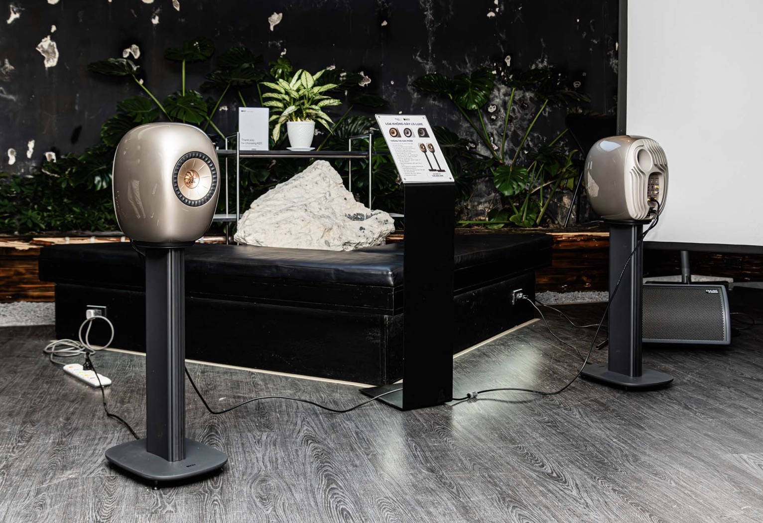 KEF LS LUXE: Loa không dây cao cấp kết hợp thiết kế độc đáo và công nghệ âm thanh tiên tiến TechTimes Vietnam KEF LS LUXE: Loa không dây cao cấp kết hợp thiết kế độc đáo và công nghệ âm thanh tiên tiến