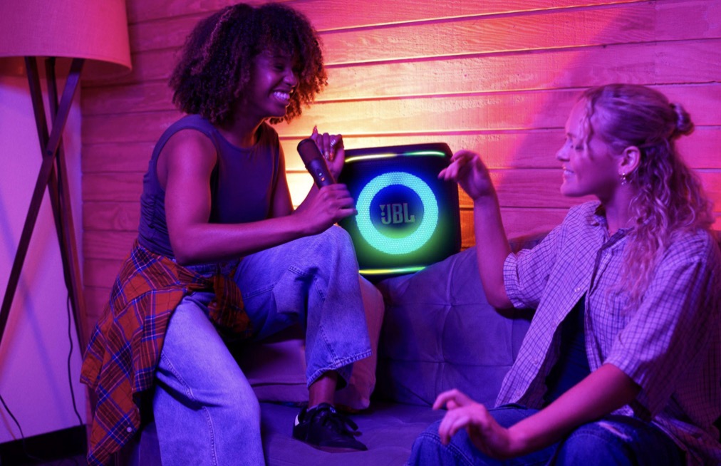 JBL PartyBox On-The-Go 2 Plus và Encore 2 Plus ra mắt tại Việt Nam, nâng cấp AI hát karaoke TechTimes Vietnam JBL PartyBox On-The-Go 2 Plus và Encore 2 Plus ra mắt tại Việt Nam, nâng cấp AI hát karaoke