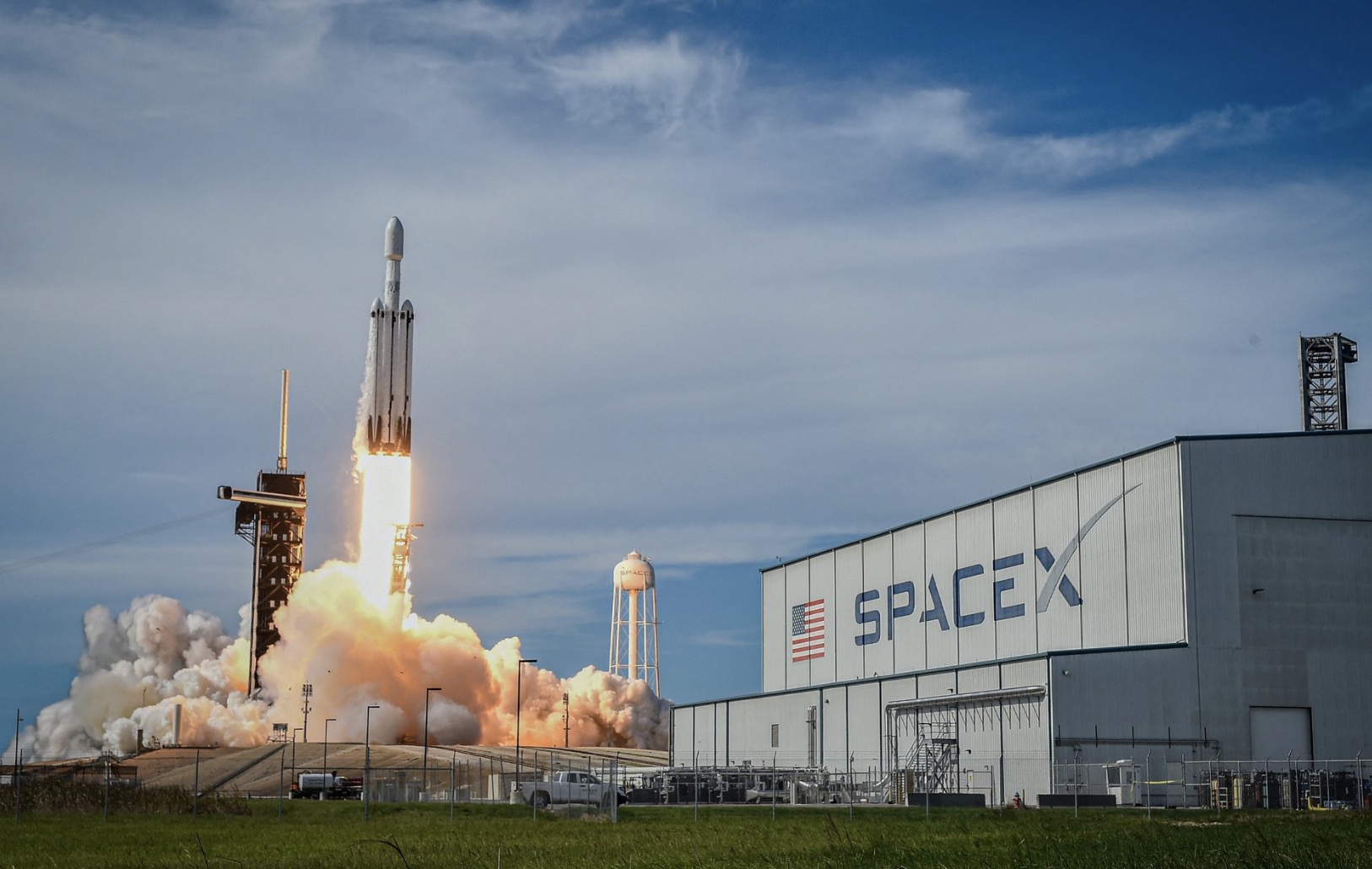 VinSpace ký hợp đồng với SpaceX, dự kiến phóng vệ tinh lên quỹ đạo năm 2027 TechTimes Vietnam VinSpace ký hợp đồng với SpaceX, dự kiến phóng vệ tinh lên quỹ đạo năm 2027