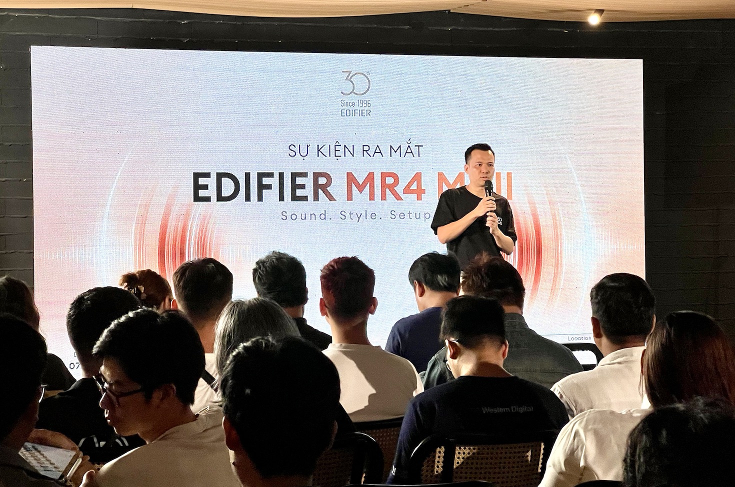 Edifier ra mắt loa kiểm âm MR4 MKII, mang trải nghiệm âm thanh phòng thu đến không gian làm việc hiện đại TechTimes Vietnam Edifier ra mắt loa kiểm âm MR4 MKII, mang trải nghiệm âm thanh phòng thu đến không gian làm việc hiện đại