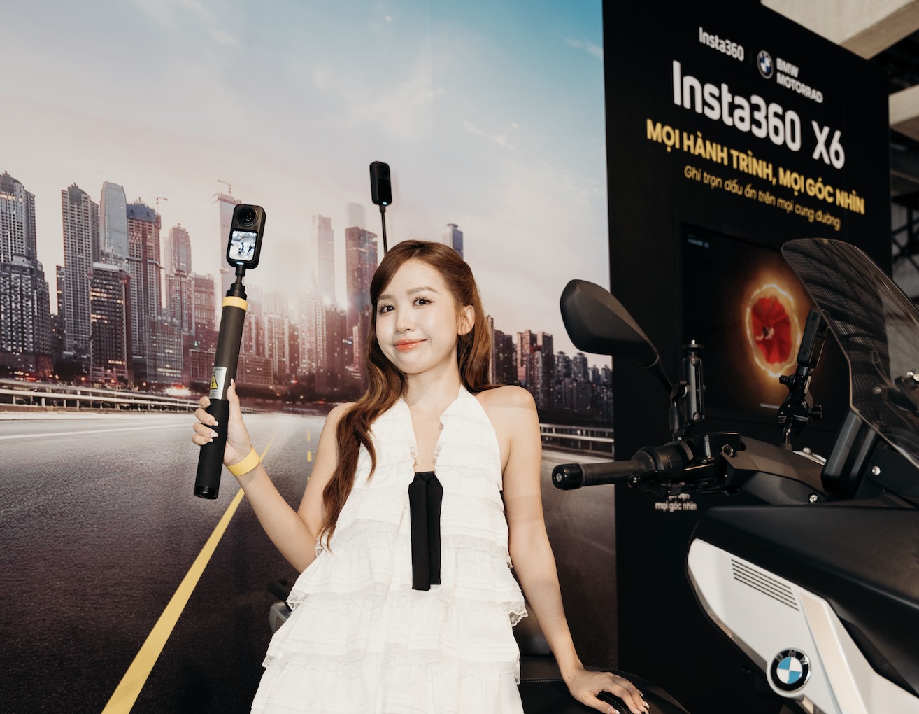 Insta360 X6 ra mắt tại Việt Nam, quay video 360° 8K 50fps, giá từ 18,49 triệu đồng TechTimes Vietnam Insta360 X6 ra mắt tại Việt Nam, quay video 360° 8K 50fps, giá từ 18,49 triệu đồng