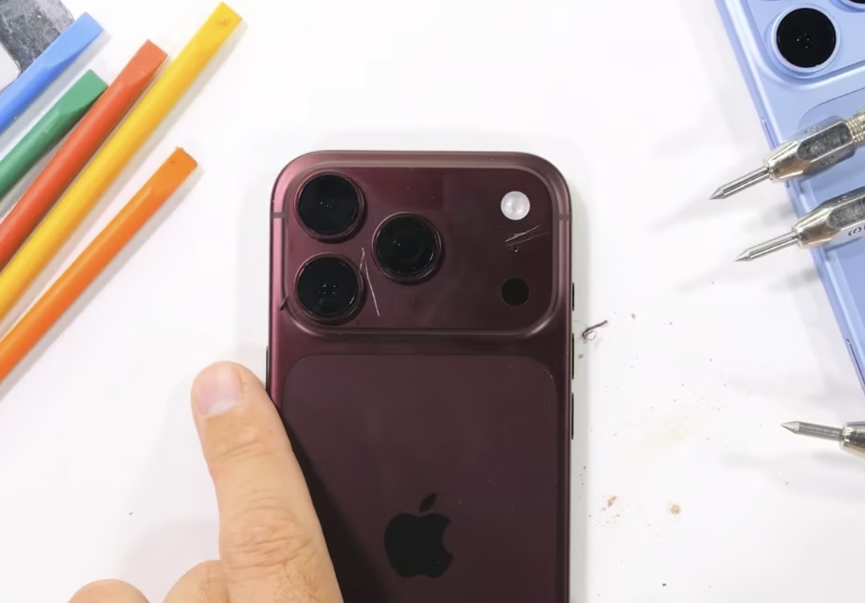 iPhone 18 Pro qua thử nghiệm độ bền: kính khó trầy nhưng vẫn dễ nứt khi rơi TechTimes Vietnam iPhone 18 Pro qua thử nghiệm độ bền: kính khó trầy nhưng vẫn dễ nứt khi rơi