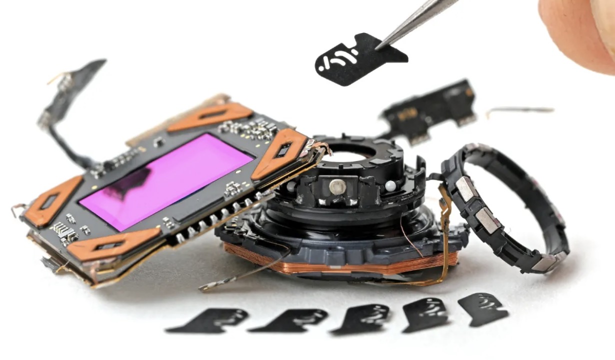 iFixit mổ xẻ iPhone 18 Pro, phát hiện vấn đề đáng chú ý ở khung màn hình TechTimes Vietnam iFixit mổ xẻ iPhone 18 Pro, phát hiện vấn đề đáng chú ý ở khung màn hình