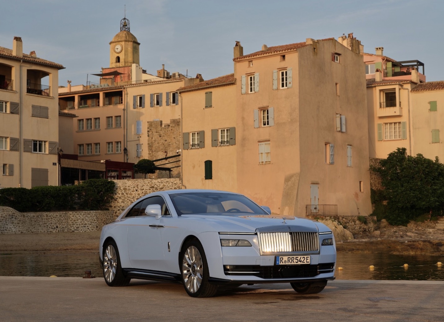 Rolls-Royce đưa trải nghiệm Bespoke đến Saint-Tropez trong mùa hè 2026 TechTimes Vietnam image 33 TechTimes Vietnam Rolls-Royce đưa trải nghiệm Bespoke đến Saint-Tropez trong mùa hè 2026