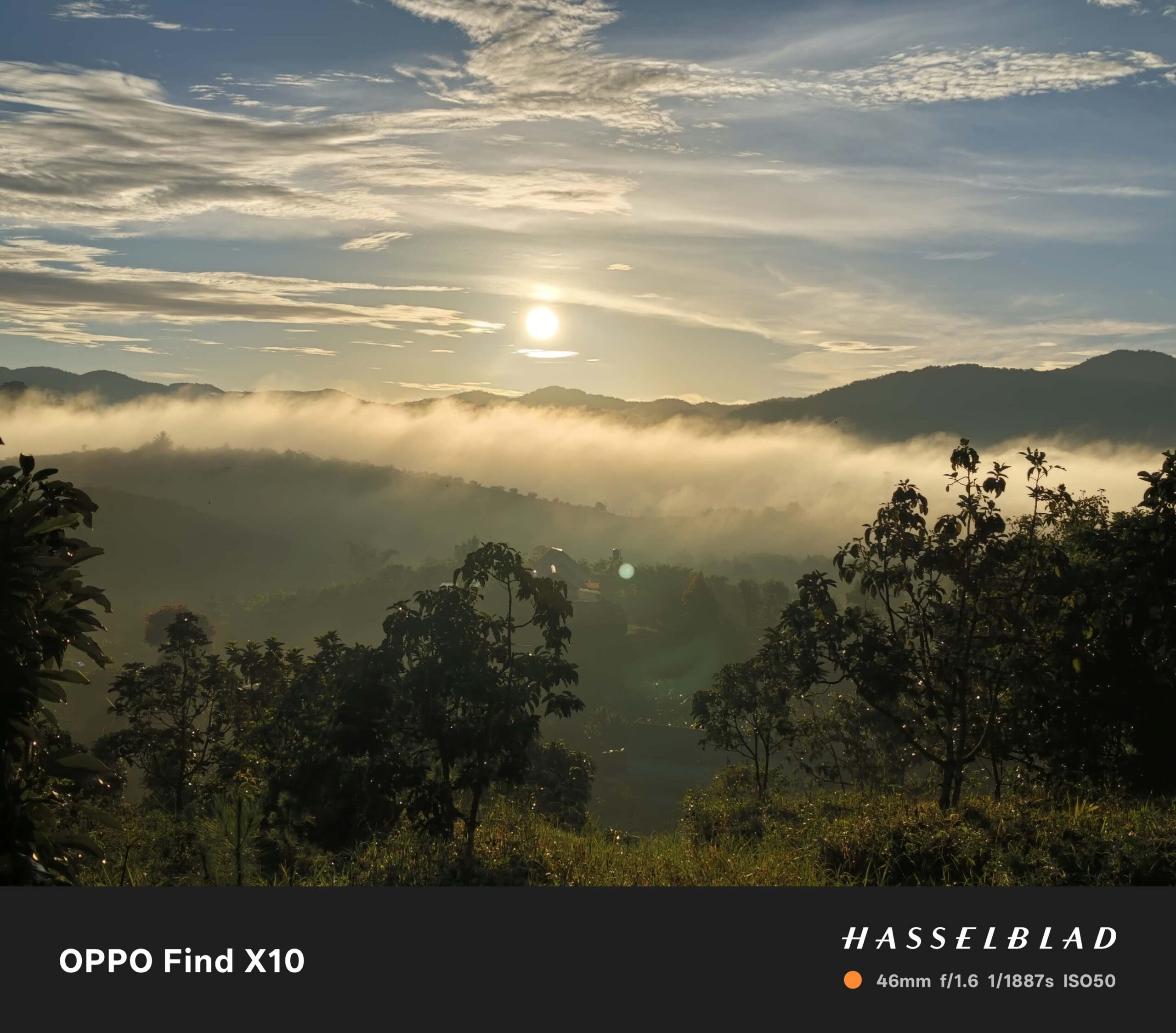 Đánh giá OPPO Find X10: Camera Hasselblad 200MP và triết lý “Thật như mắt thấy” TechTimes Vietnam LUMO hạn chế làm nét, khử nhiễu và tái tạo chi tiết bằng AI quá mức, giữ kết cấu da và đường nét chân dung tự nhiên.