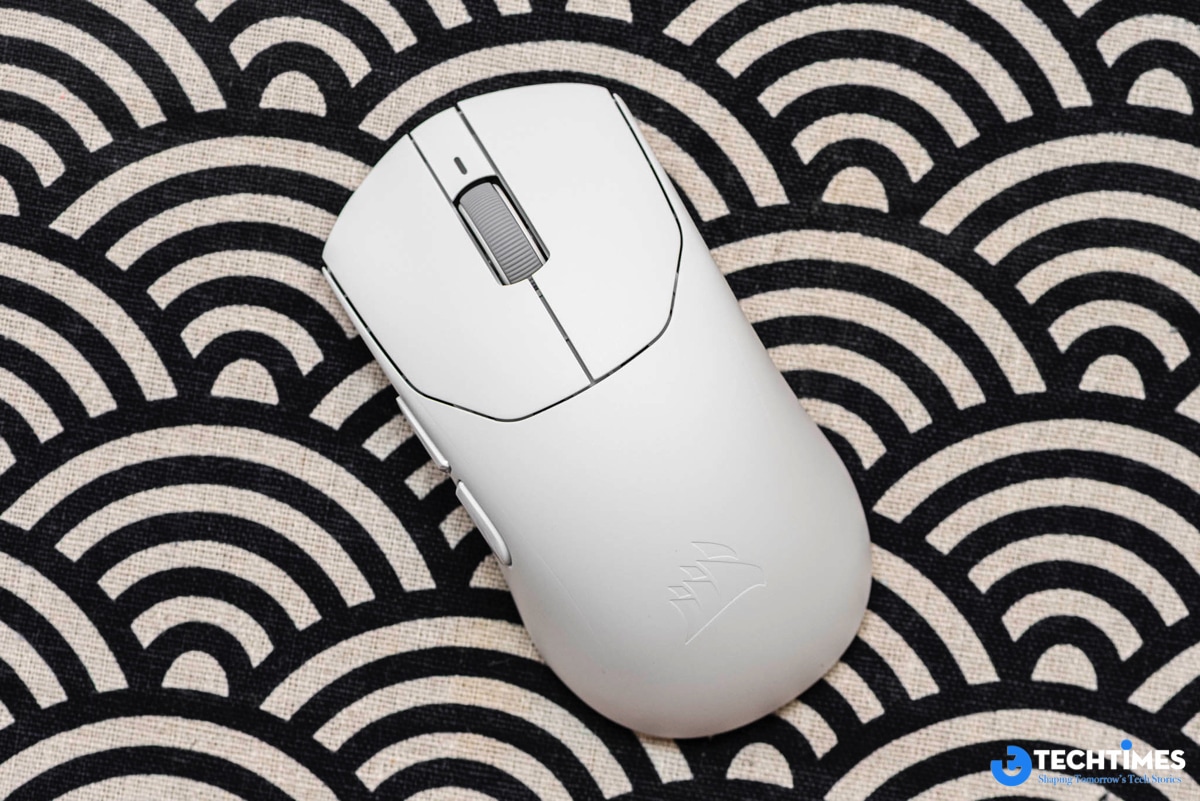 Đánh giá CORSAIR SABRE V3 PRO UltraLight Wireless: Chuột gaming 37g và tham vọng nâng tầm độ chính xác TechTimes Vietnam Đánh giá CORSAIR SABRE V3 PRO UltraLight Wireless: Chuột gaming 37g và tham vọng nâng tầm độ chính xác