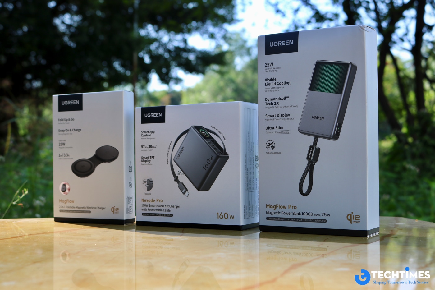 Trải nghiệm bộ ba phụ kiện UGREEN: Sạc không dây Qi2, củ sạc GaN 160W và pin dự phòng tản nhiệt chất lỏng TechTimes Vietnam Bộ ba phụ kiện UGREEN gồm đế sạc không dây, củ sạc GaN và pin dự phòng