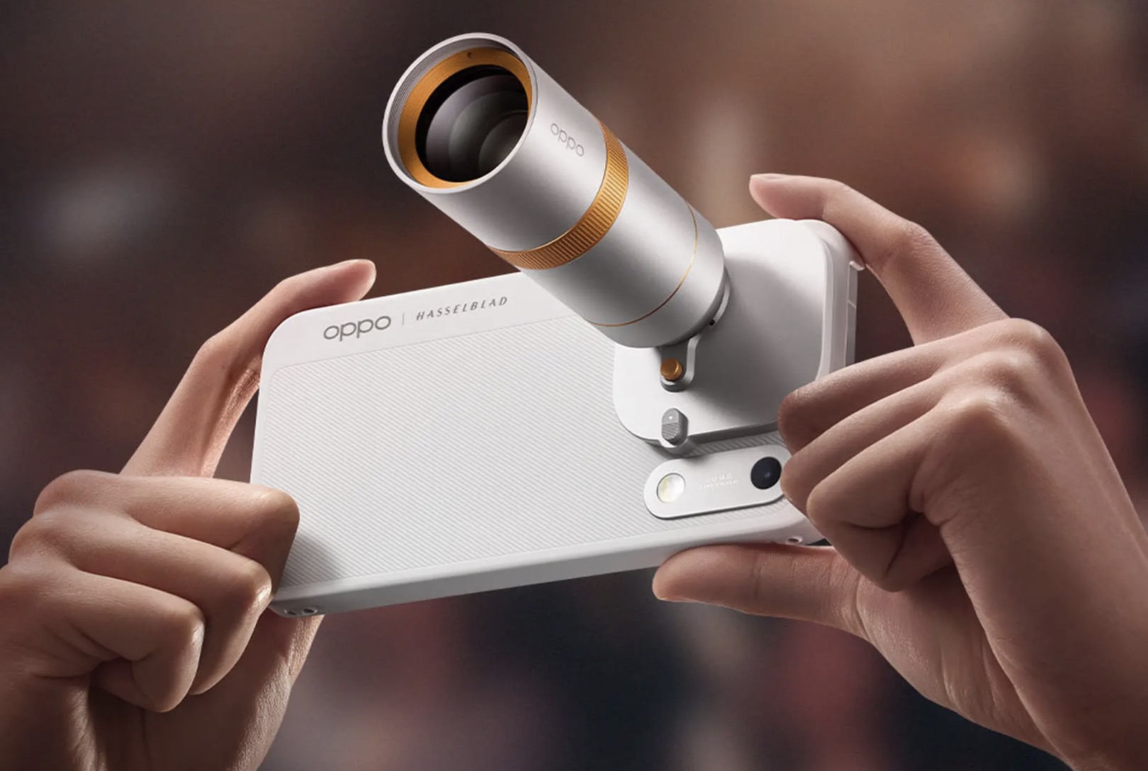 Đánh giá OPPO Find X10: Camera Hasselblad 200MP và triết lý “Thật như mắt thấy” TechTimes Vietnam Bộ ống kính teleconverter Hasselblad giúp OPPO Find X10 tiếp cận các chủ thể ở xa, phù hợp chụp sân khấu, kiến trúc và du lịch.