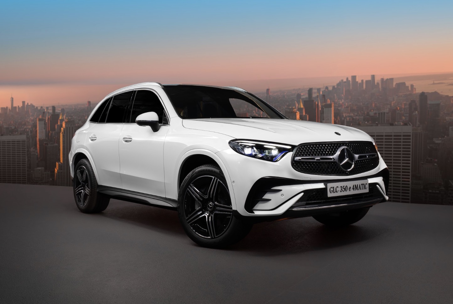 Mercedes-Benz Việt Nam bổ sung GLC 350e 4MATIC, mở rộng lựa chọn SUV hạng sang điện hóa TechTimes Vietnam Mercedes-Benz Việt Nam bổ sung GLC 350e 4MATIC, mở rộng lựa chọn SUV hạng sang điện hóa