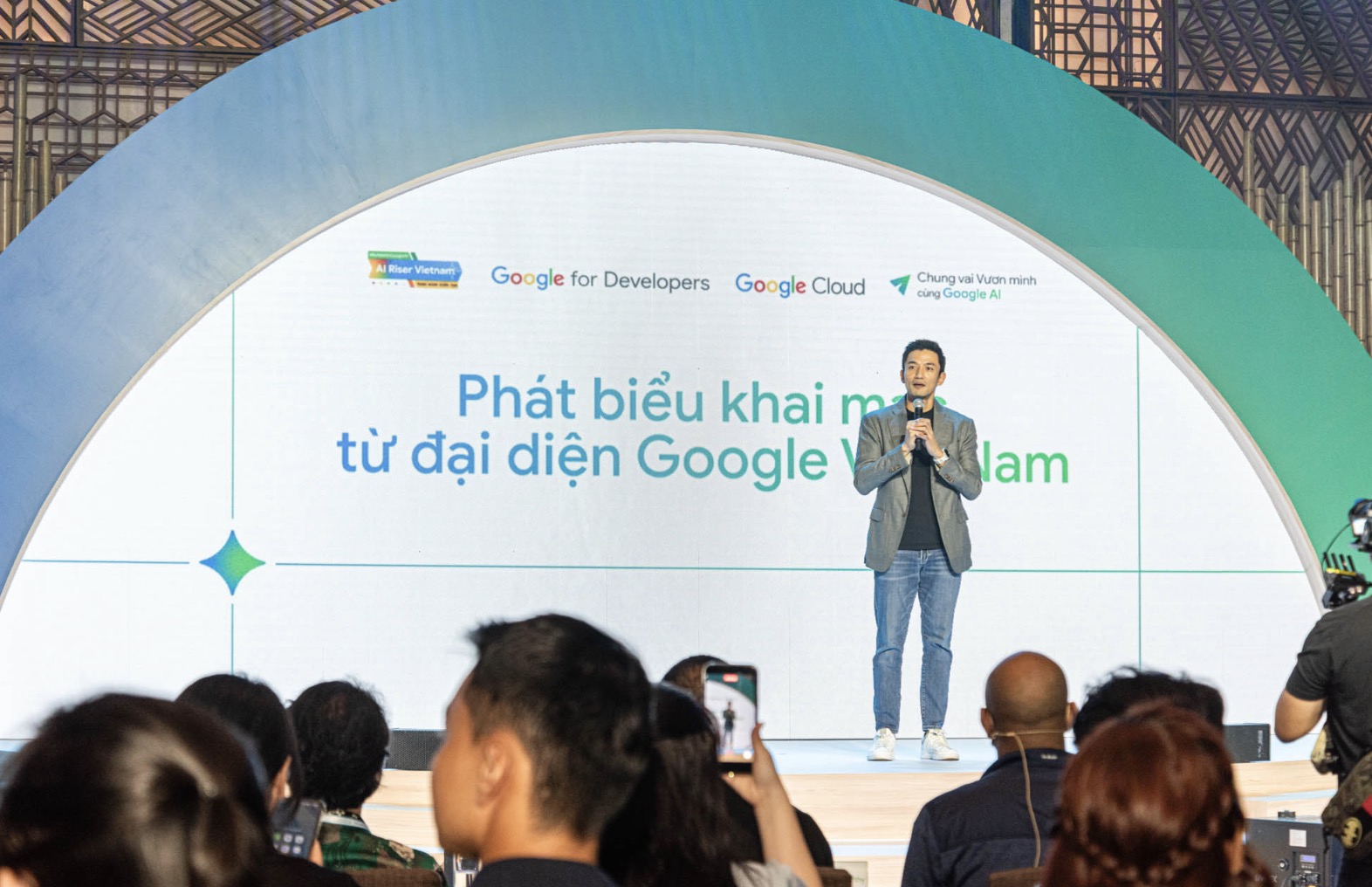 AI Riser Việt Nam 2026: Google giới thiệu 10 dự án AI do người Việt phát triển tại TP.HCM TechTimes Vietnam Ông Marc Woo, Tổng Giám đốc Google Việt Nam.